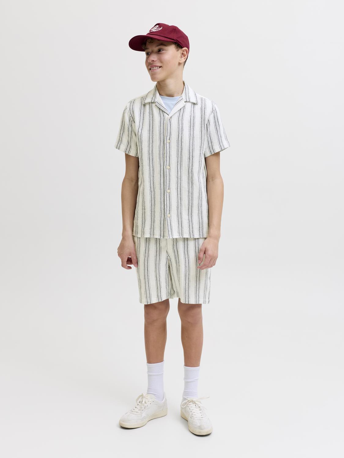 model_shot-front_full